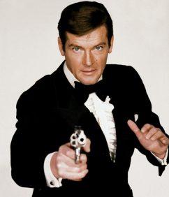 Homenagem do dia: Roger Moore