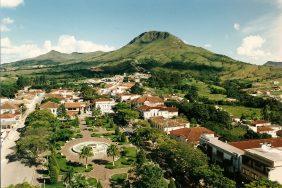 Cemitério Municipal de Carmo do Rio Claro – MG 